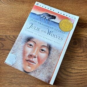 Julie of the Wolves by: Jean Craighead George paperback book